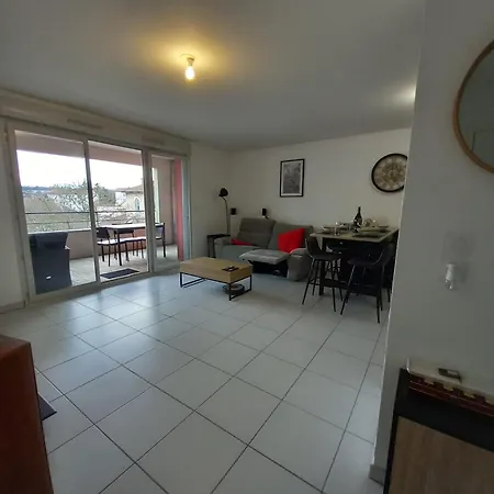 Le Barbusse Lyon-t3-garage-terrasse-3 Lits-home Cinema Pierre-Bénite